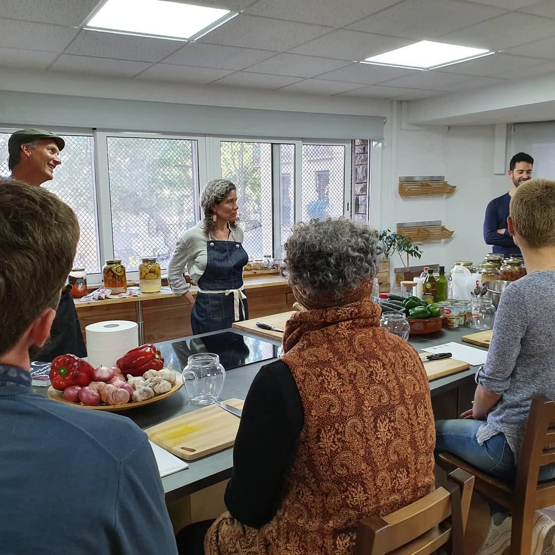 Gran experiencia con el curso de fermentados de salsas impartido por @ferment.works con Kirsten y Christopher los gúrus