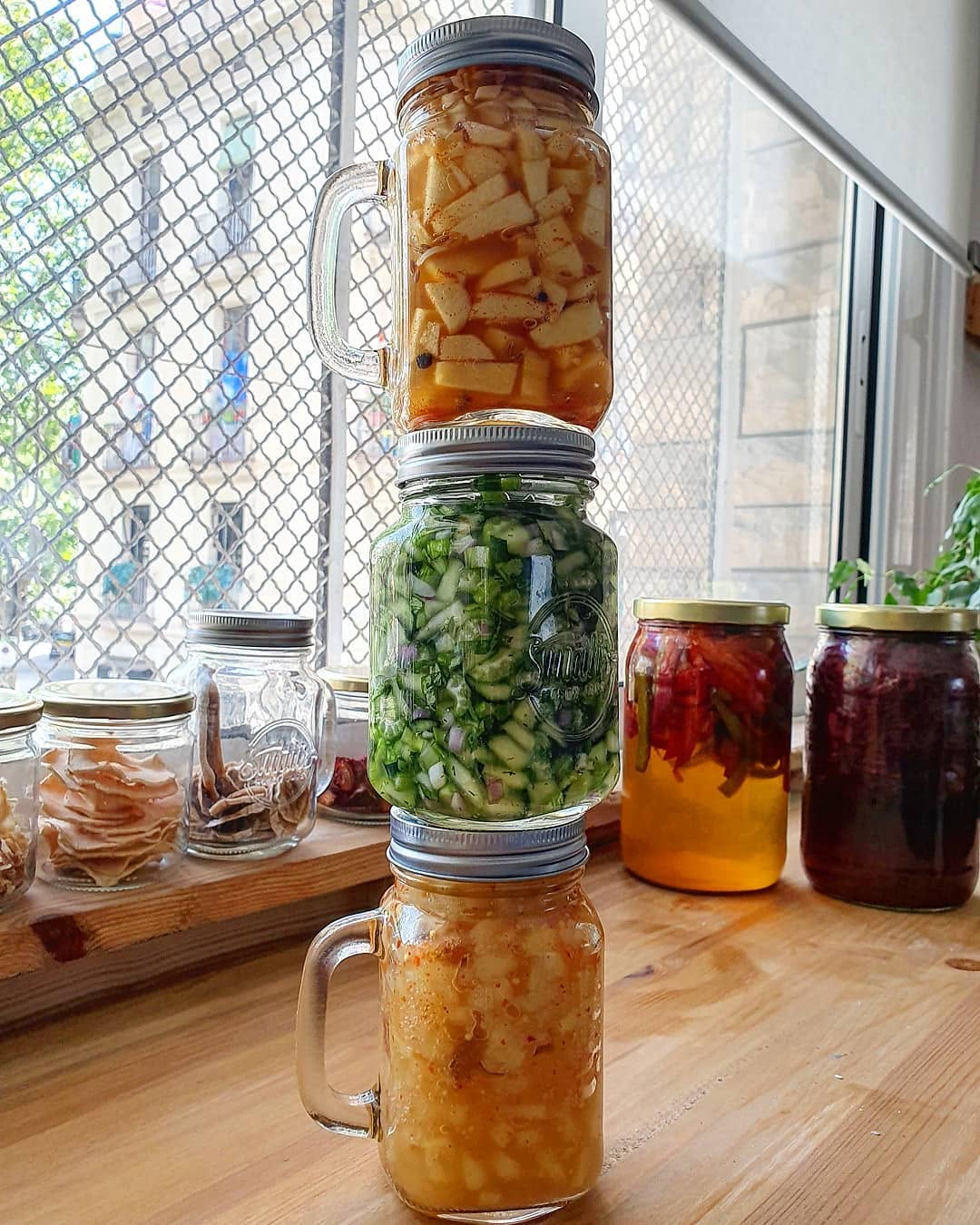 👨🔬🏺WoW! Preparando 3 diferentes que ya estan fermentando antes de triturar. Pepino Apio Cilantro, Pera Guindilla y Manz